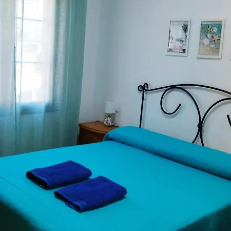Turisticos Edificio Del Pino Apartment